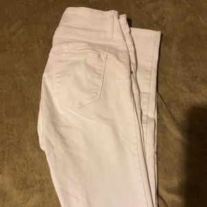 white agaci jeans new with out tag